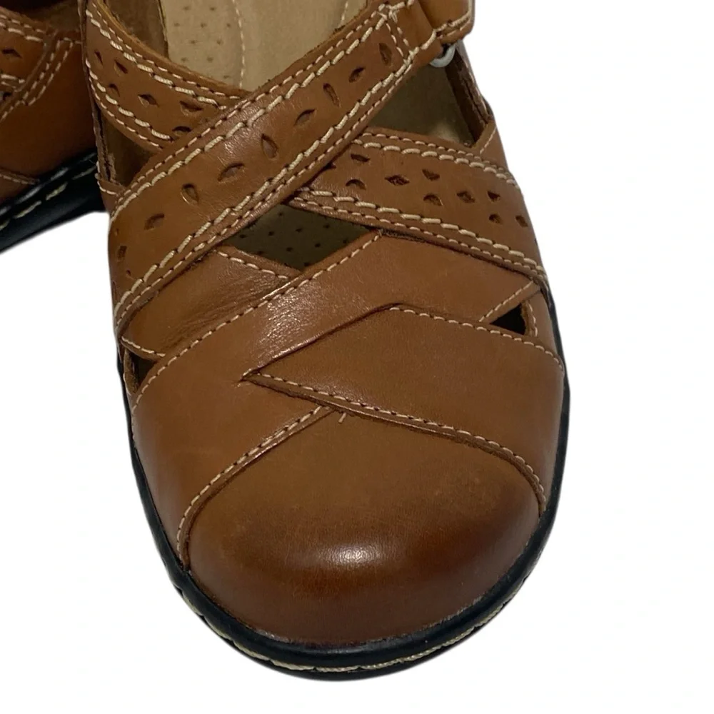 Clarks Ashland Spin Q Brown Leather Flats - Brand New - Size 8